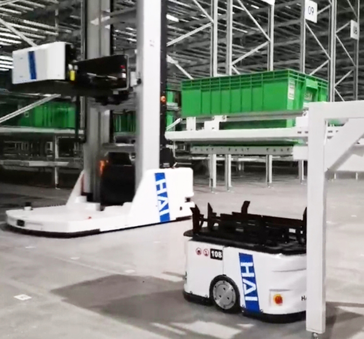 多層料箱機(jī)器人+潛伏頂升式AGV 大小車(chē)同場(chǎng)作業(yè)，解鎖貨到人一站式智能揀選新模式